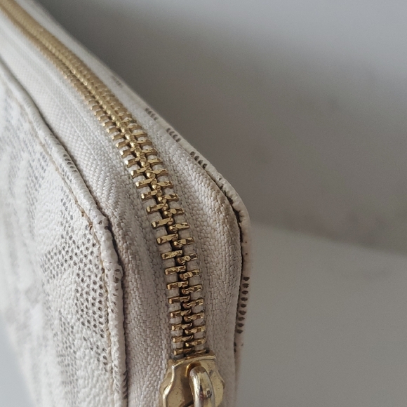 Michael Kors Cream and Brown Logo Wristlet - Picture 10 of 11